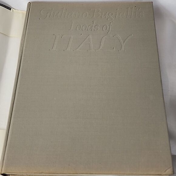Vintage 80's CoffeeTable Book Giuliano Bugialli's Foods of Italy - Picture 1 of 16